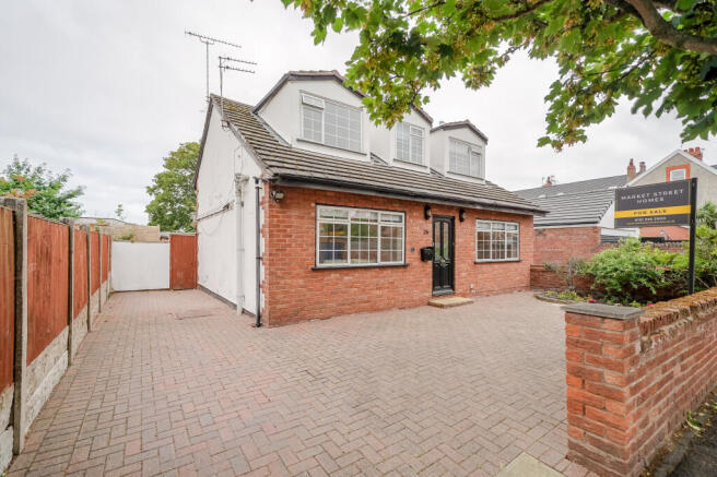 3 bed property, in Valentia Road, £450,000