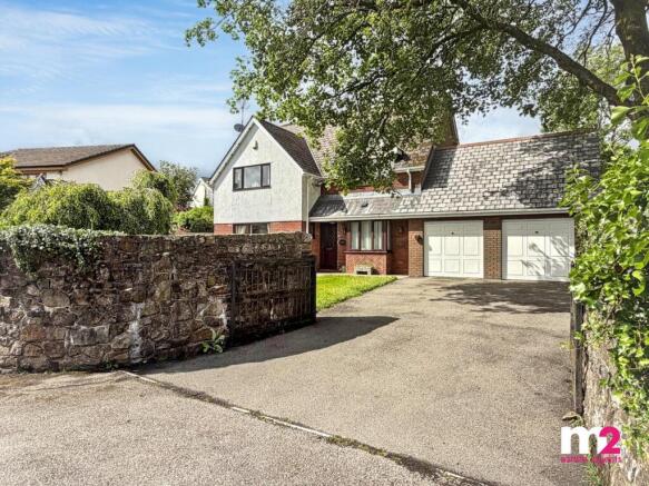4 bed property, in Upper Hill Street, £400,000