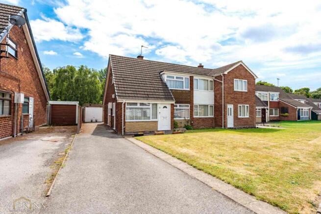 3 bed property, in Hurst Drive, £225,000