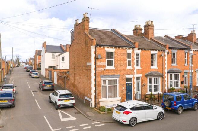 4 bed property, in Villiers Street, £500,000