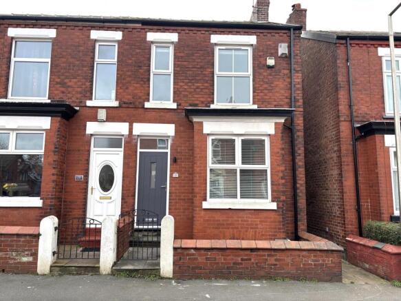 3 bed property, in Toronto Road, £260,000