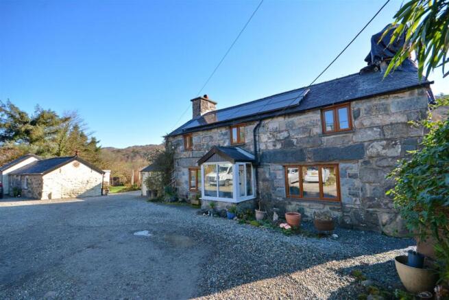 4 bed property, in Vale Of Ffestiniog, £575,000