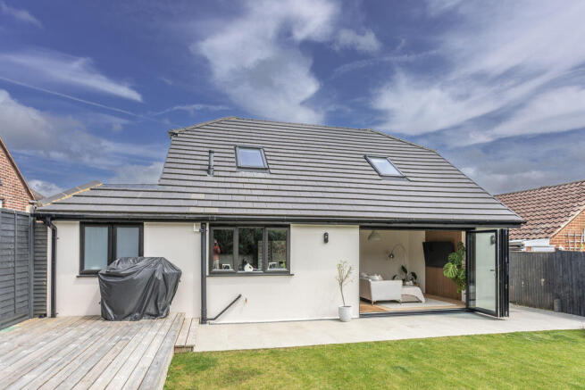 4 bed property, in Lagwood Close, £699,950