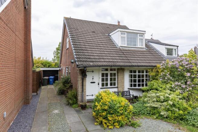 3 bed property, in Stone House Green, £279,995