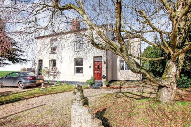 3 bed property, in Burton End, £400,000