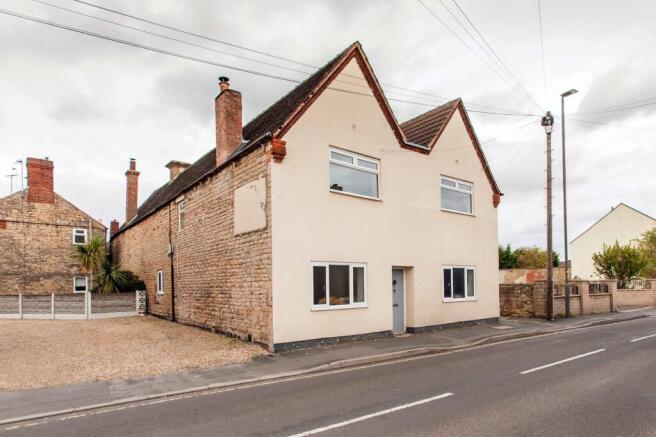 6 bed property, in High Street, £468,000