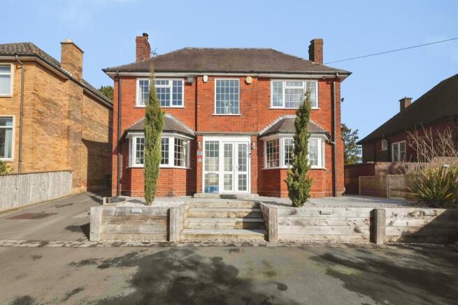 4 bed property, in High Haden Road, £600,000