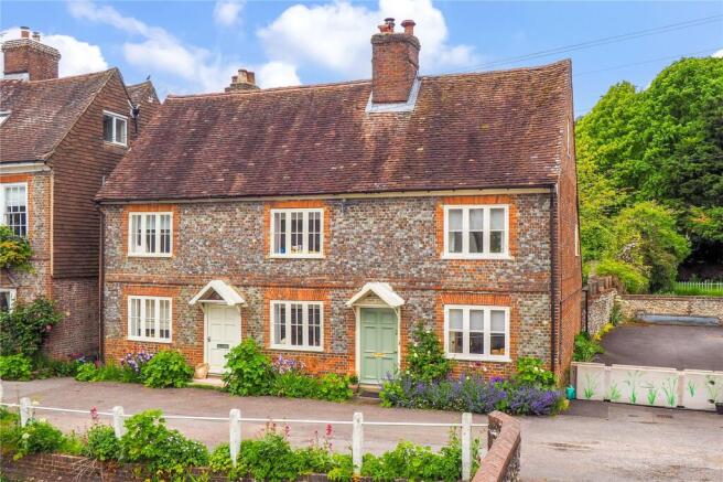3 bed property, in High Street, £525,000