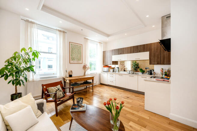 1 bed property, in Ladbroke Crescent, £500,000