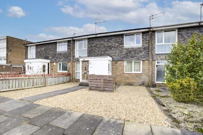 2 bed property, in Winshields, £105,000