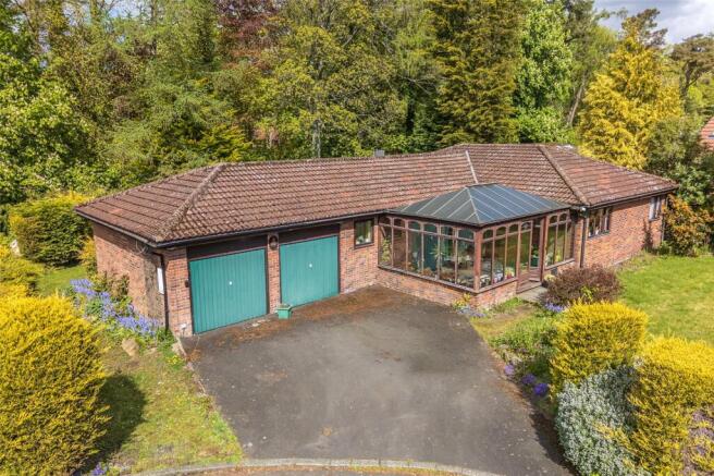 4 bed property, in Beechcroft, £335,000