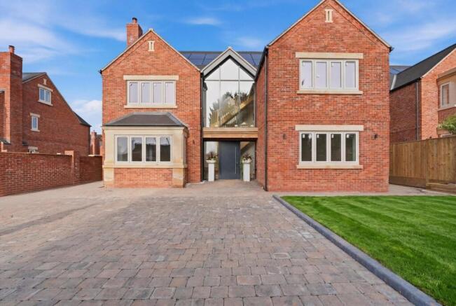 6 bed property, in Nicker Hill, £1,800,000