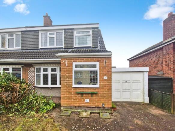 3 bed property, in Holmwood Drive, £290,000