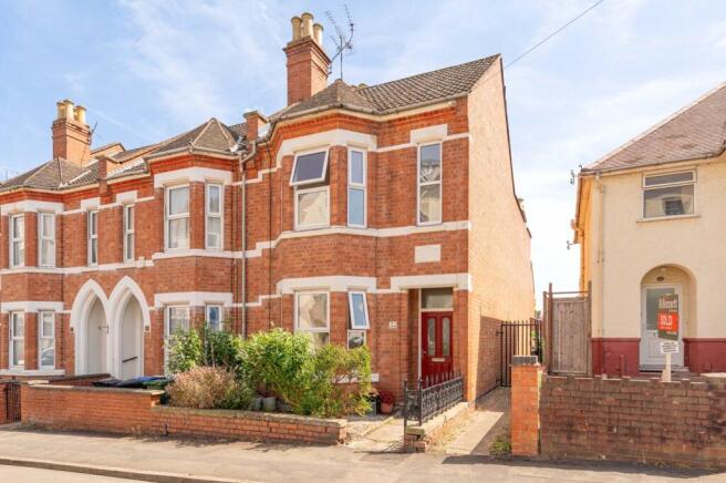 4 bed property, in Charlotte Street, £550,000