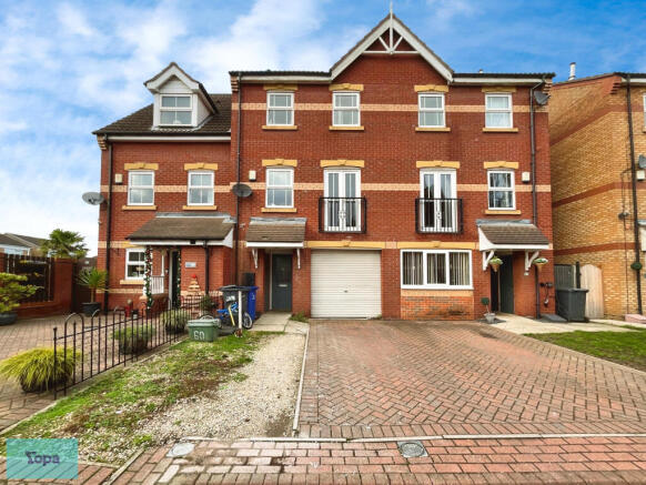 3 bed property, in Coniston Drive, £165,000