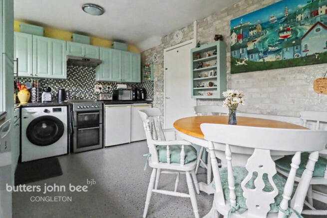 3 bed property, in Portland Walk, £220,000