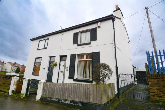 2 bed property, in Breck Road, £115,000