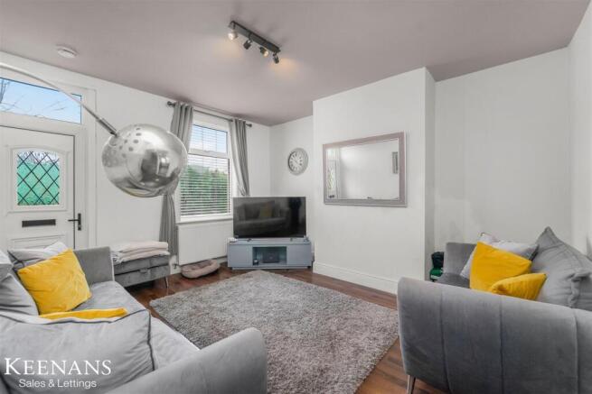 2 bed property, in Railway Terrace, £135,000