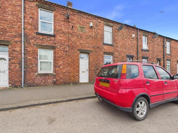 2 bed property, in Victoria Terrace, £109,950