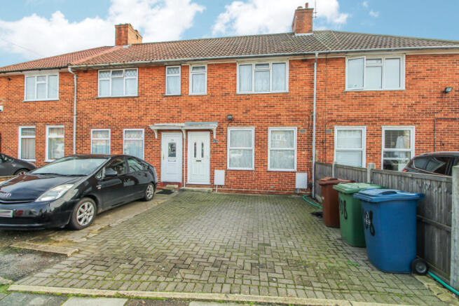 3 bed property, in Warneford Road, £465,000