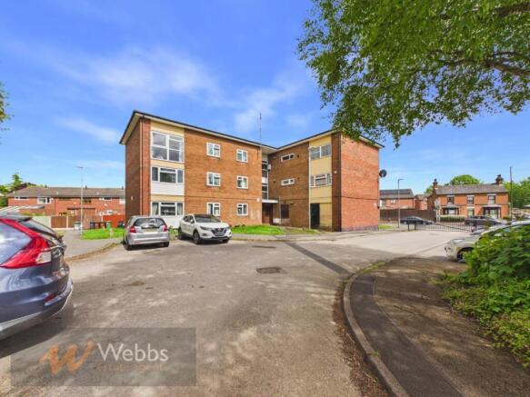 2 bed property, in Lichfield Road, £100,000
