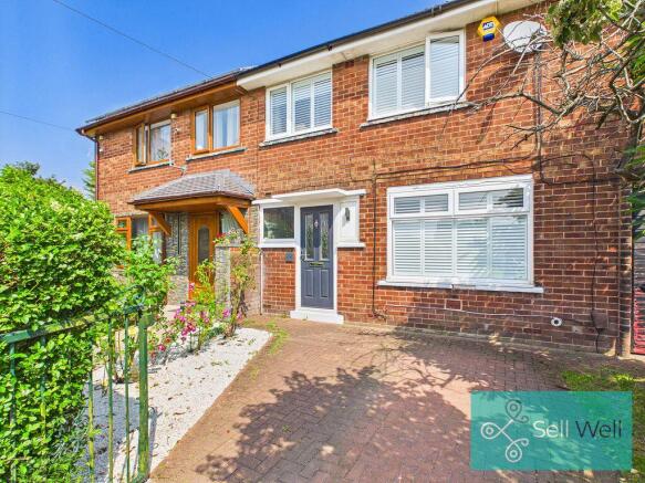 3 bed property, in Briar Hill Grove, £210,000