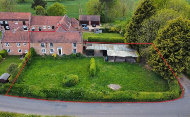 4 bed property, in Park Lidgett Farm Cottage, £150,000