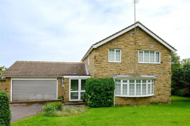 4 bed property, in Castle Grove, £799,950