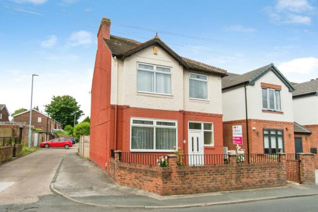 3 bed property, in Lisheen Avenue, £200,000