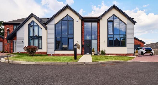 4 bed property, in The Gorals, £625,000