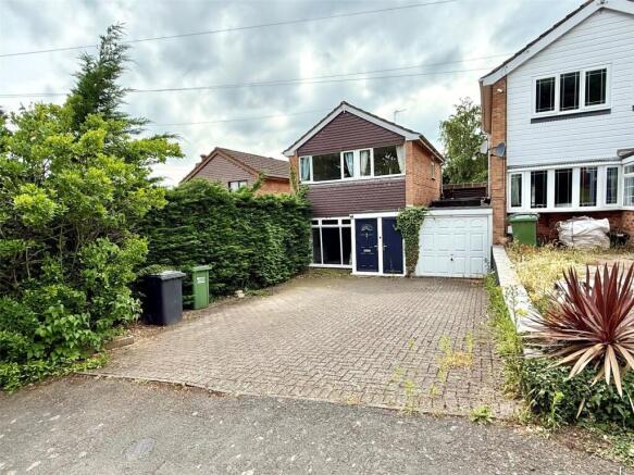 3 bed property, in Abberley Avenue, £260,000