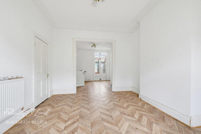 4 bed property, in Bradgate Road, £625,000