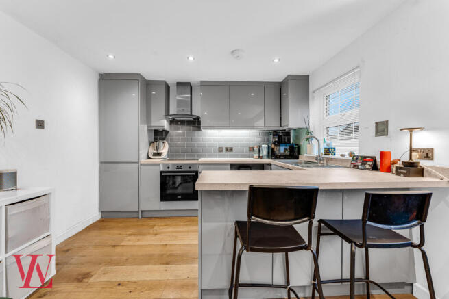 4 bed property, in Bakers Court, £350,000