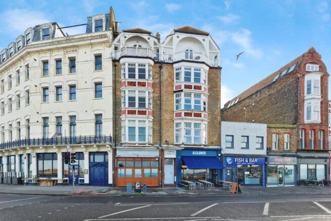 2 bed property, in Marine Drive, £130,000