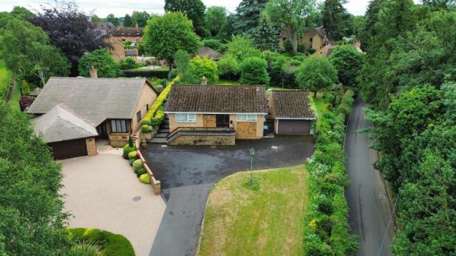 3 bed property, in Moulton Road, £460,000