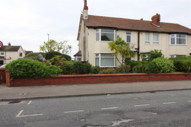 1 bed property, in Flat 2, £25,000
