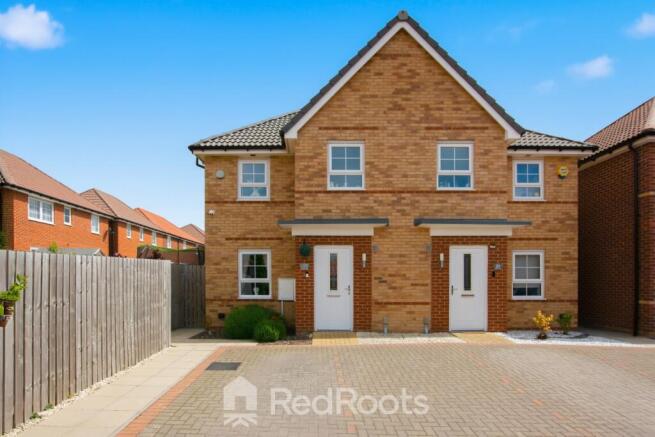3 bed property, in Farleigh Drive, £190,000
