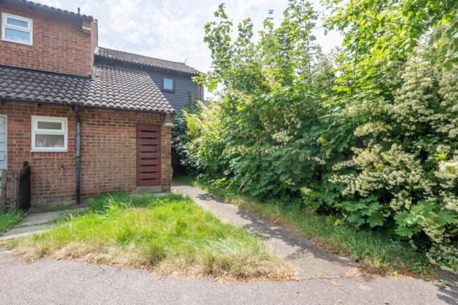 2 bed property, in Spoondell, £280,000