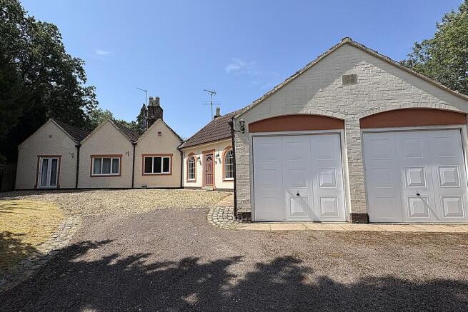 6 bed property, in Paradise Lane, £500,000