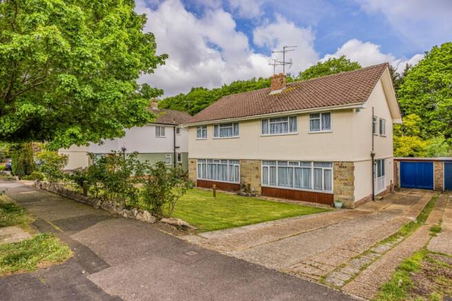 4 bed property, in The Dale, £440,000