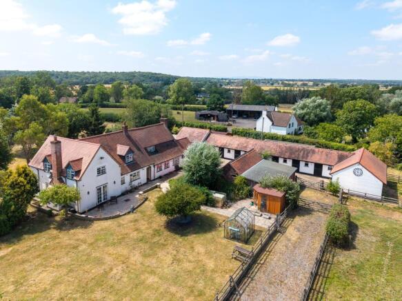 4 bed property, in Redditch B96, £1,400,000
