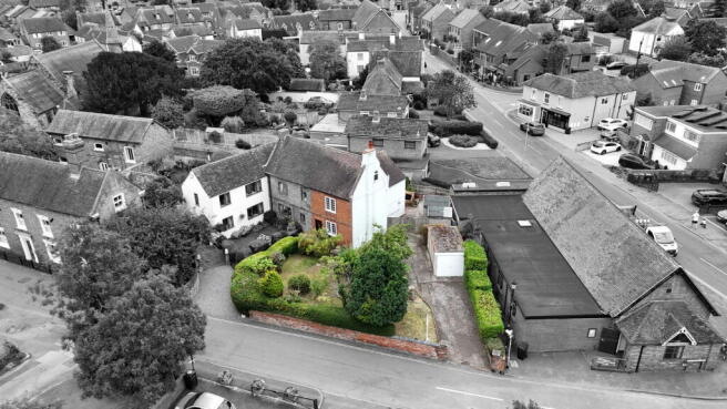 3 bed property, in Hawthorn Road, £289,995