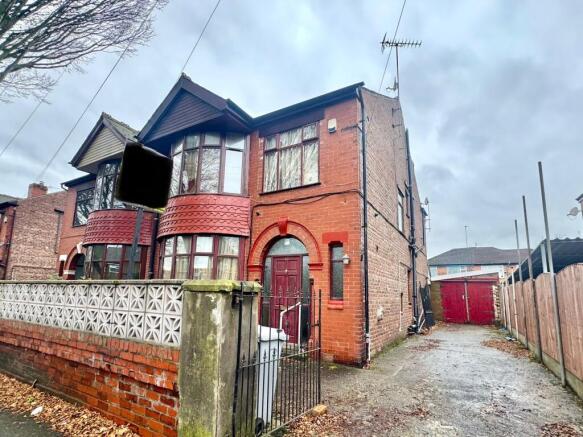 4 bed property, in Reynolds Road, £399,000