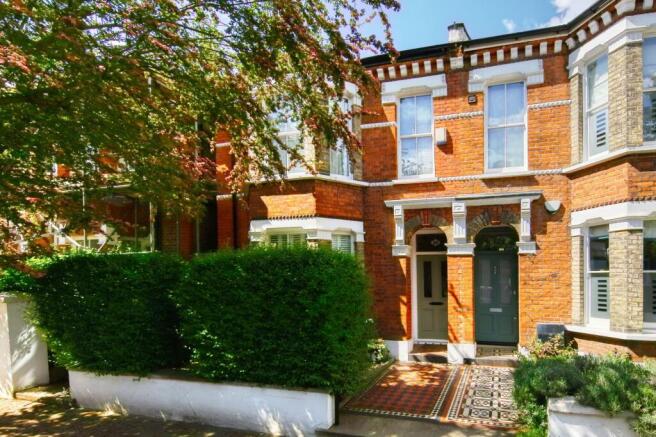 5 bed property, in Santos Road, £1,395,000