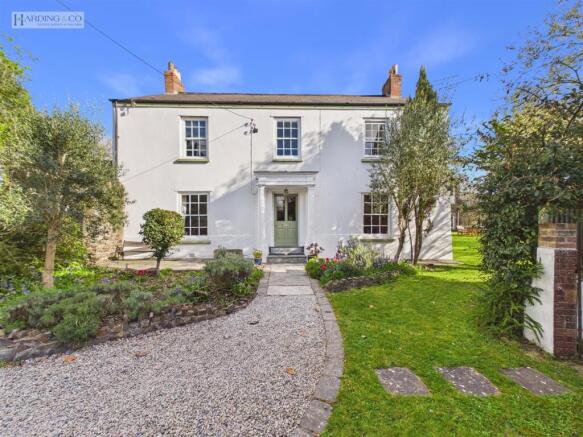 5 bed property, in Wooda Road, £800,000