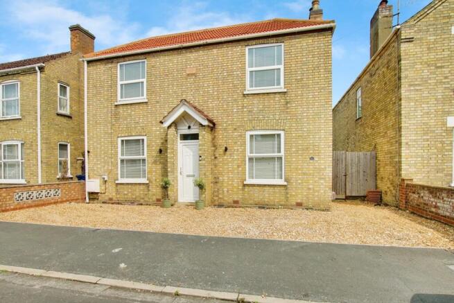 3 bed property, in Kingsley Street, £325,000