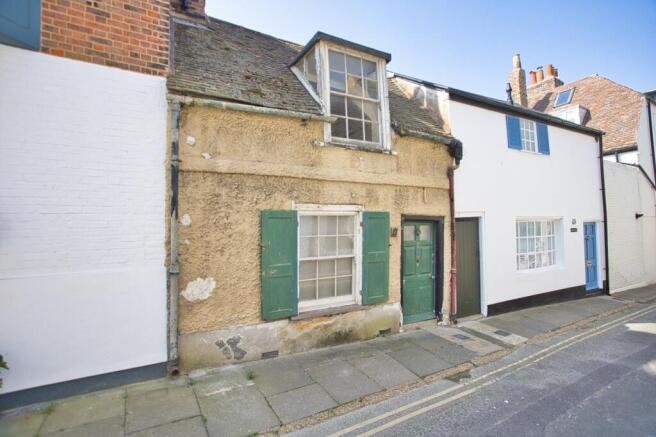 2 bed property, in Coppin Street, £275,000