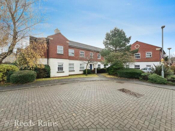 2 bed property, in Oxford Mews, £95,000
