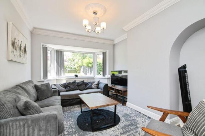 3 bed property, in Edale Road, £225,000