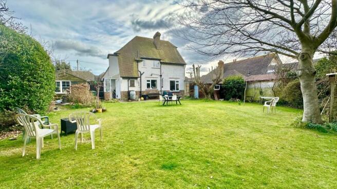 4 bed property, in Cooden Drive, £595,000